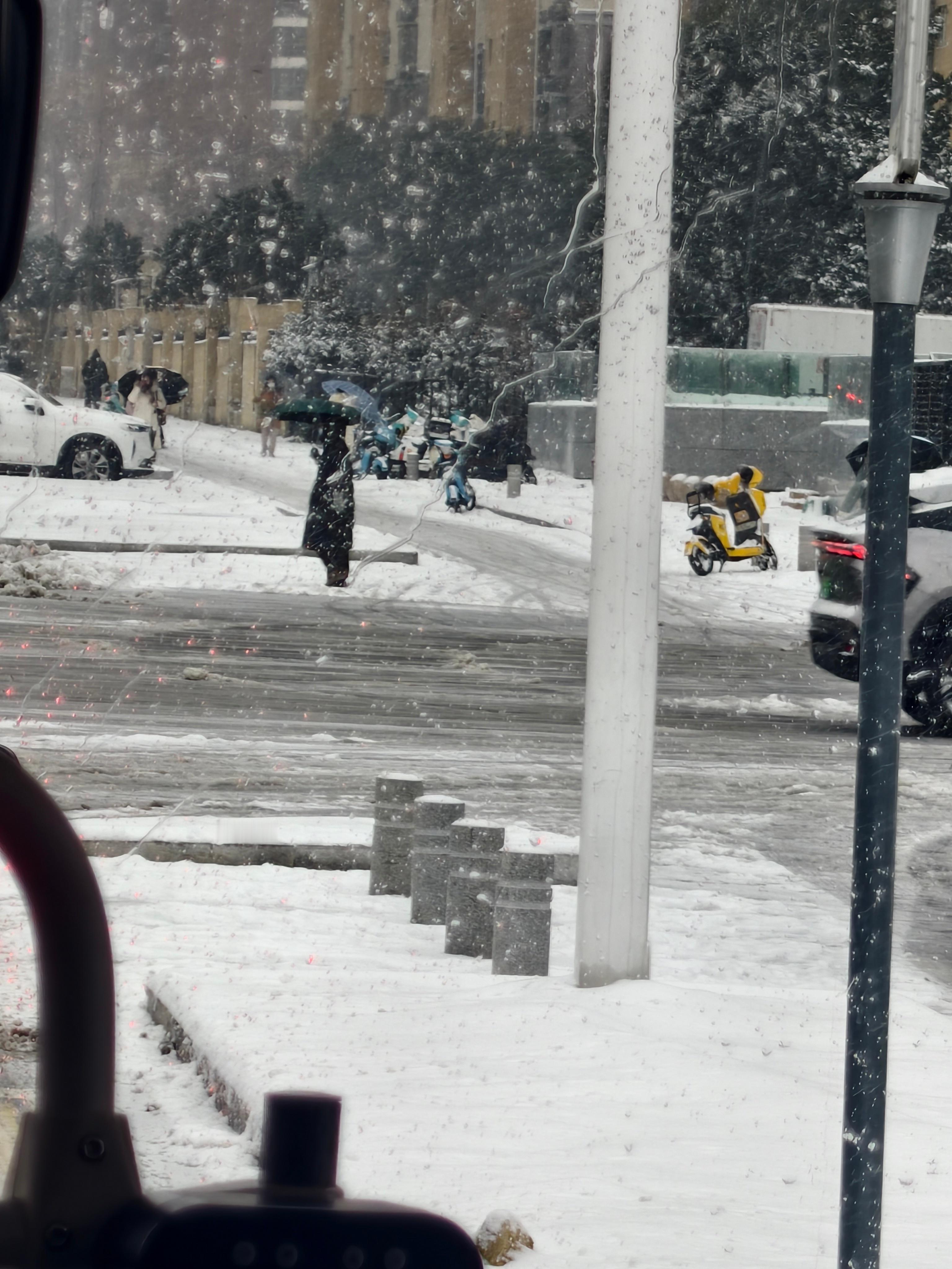 合肥也是下雪了哈！冷🥶 