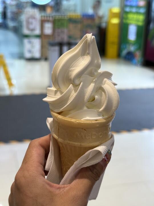 吃过最丑的麦当劳甜筒