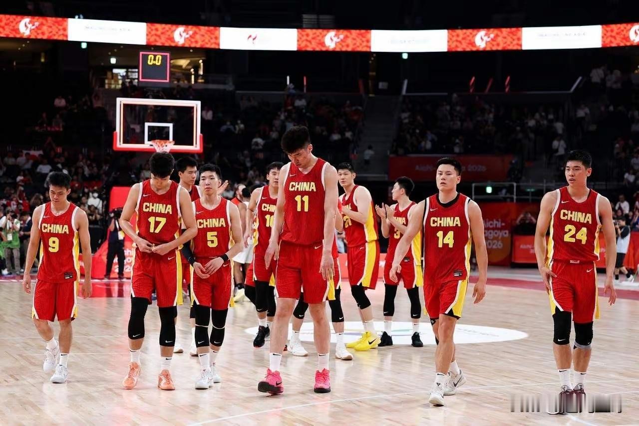 平心而论，中国男篮能取得第四名也是实力体现。
      出场的球员的表现，都是