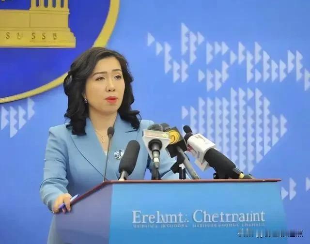 一座小岛掀起舆论风浪：南海争执争的从来不止几栋建筑
巴掌大小的岛礁，几张商业卫星