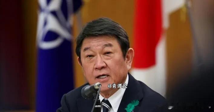 新加坡联合早报7月12日发布相关报道，日本外务大臣茂木敏充在南海仲裁案所谓裁决出