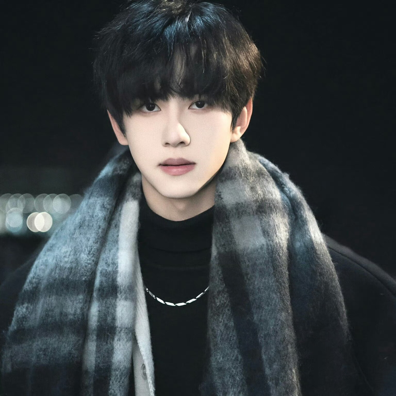 lxclxc这个世界很大，但如果我们不愿意走出去，它就会变得很小；这个世界很精彩