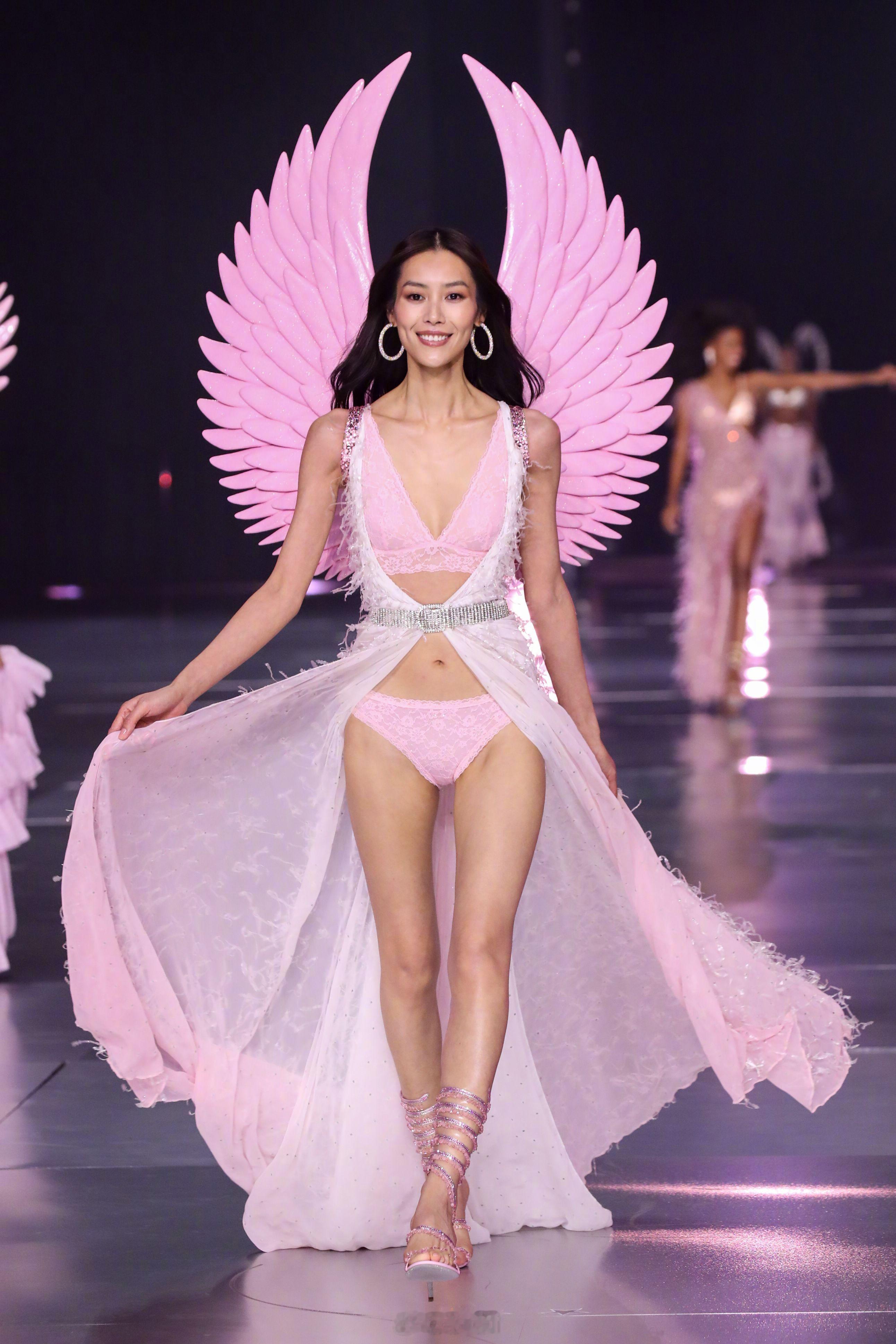 #维密大秀# #刘雯维密秀# Victoria's Secret Fashion