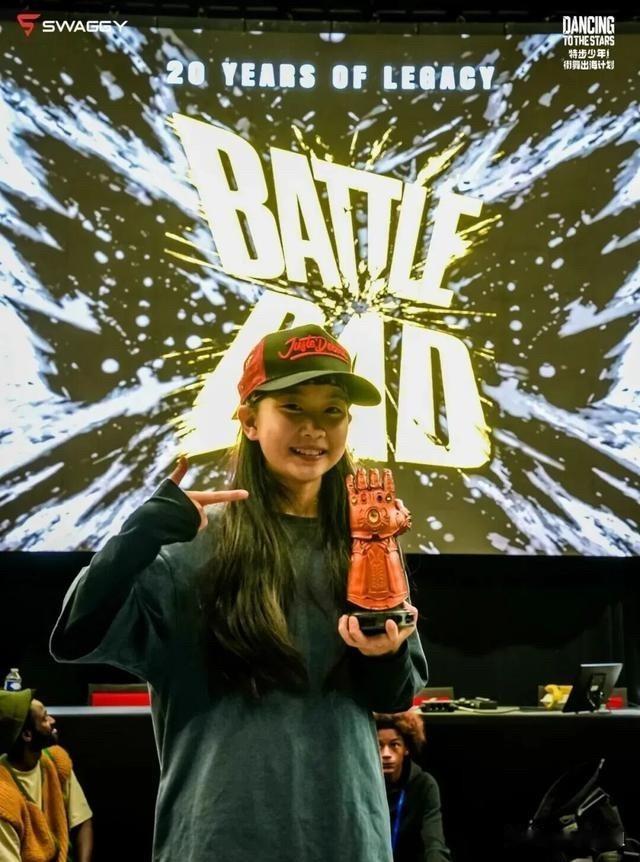 我觉得张昕澜这次夺冠，亮点不只是一块世界冠军奖牌。

11岁的她在Battle 