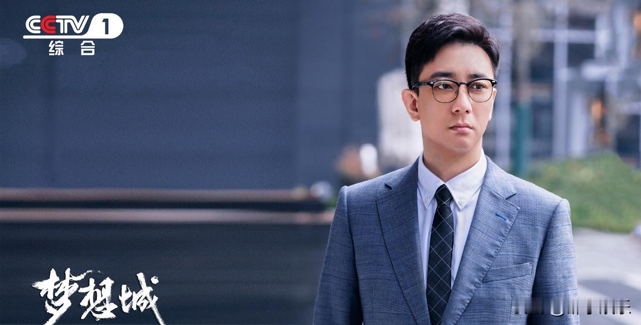 罗承宇楚安歌身边的叛徒还都是最亲之人！
罗承宇、姜逸菲、余嘉名从上学开始就是著名