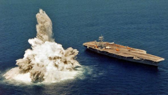 美军航母又挨伊朗导弹？它逃它追，1000公里外，它仍插翅难飞

美国航母又被伊朗