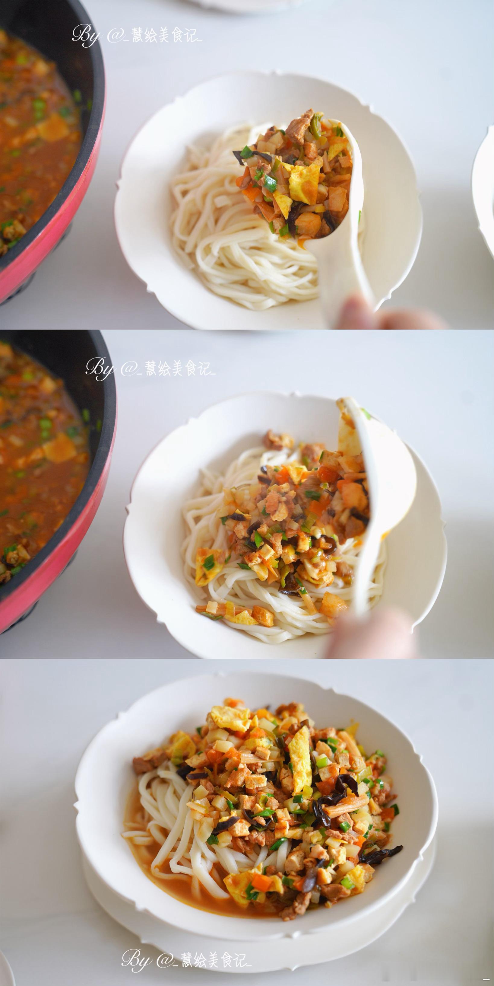准备晚饭🍜营养美味的臊子面~食材超级丰富，肉丁、鸡蛋、木耳、豆腐、胡萝卜、番茄