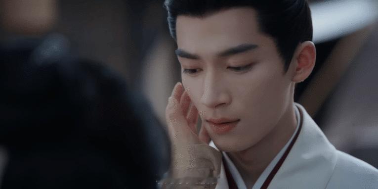 谁家男女主又掐脖又拥抱救命！王星越徐若晗演的爱情哪是谈恋爱，明明是 “甜虐蹦极”