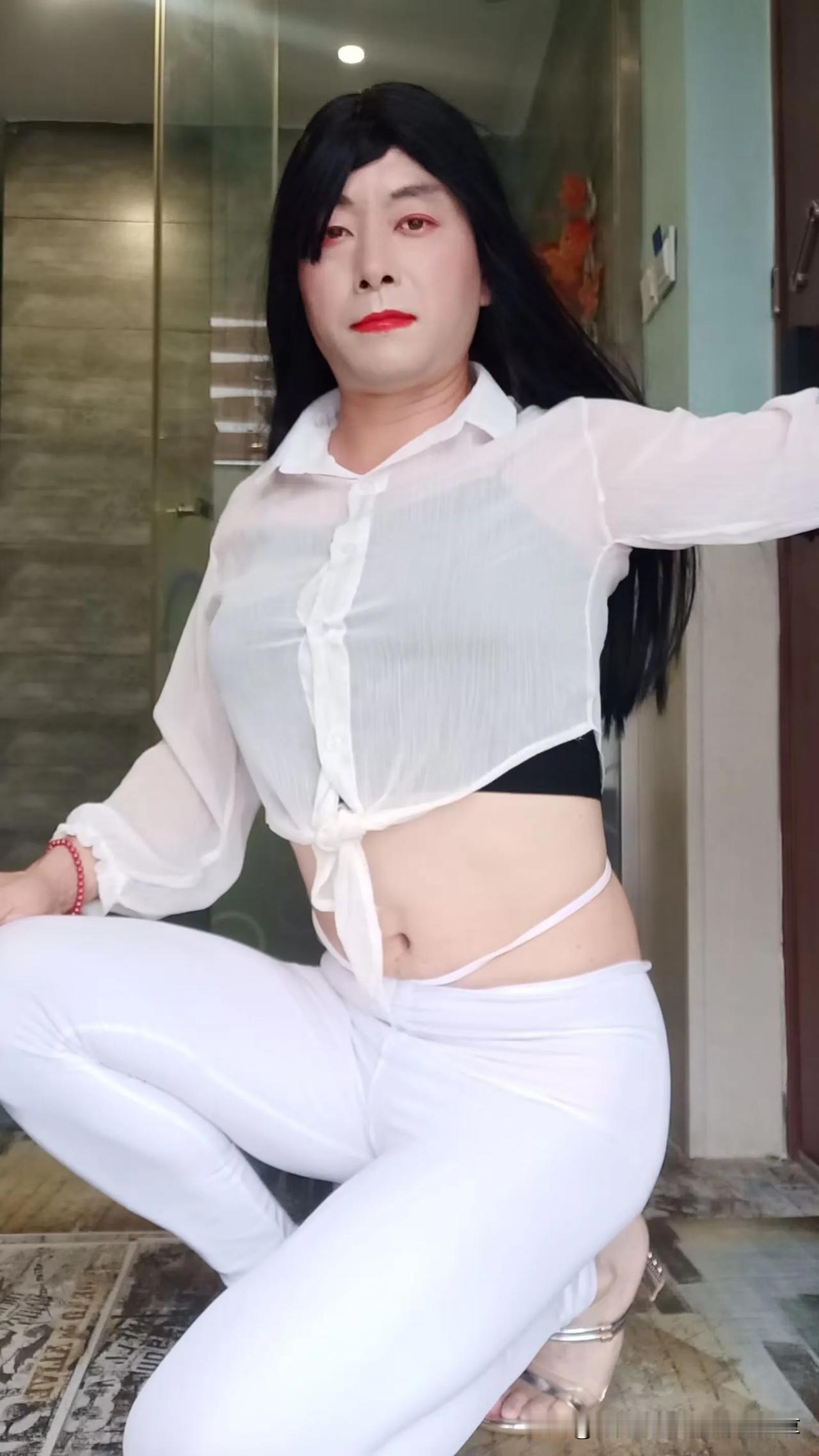 时尚大叔女装穿搭分享
爱美之心，人皆有之，都希望自己漂亮美丽大方，美丽不分年龄性
