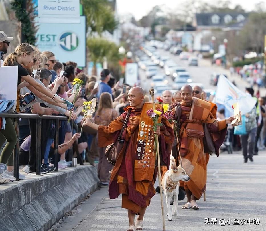 美国僧侣徒步3700公里前往华盛顿 ，僧侣：不为传教只求和平。
 
综合外媒报道