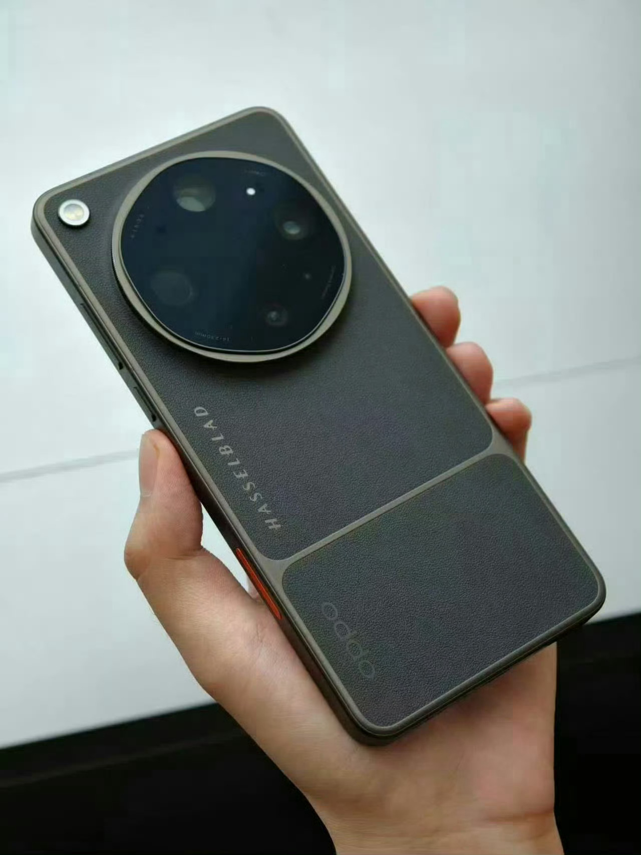 OPPO Find X9 Ultra真机曝光，以我的审美来看至少95分了，还是很