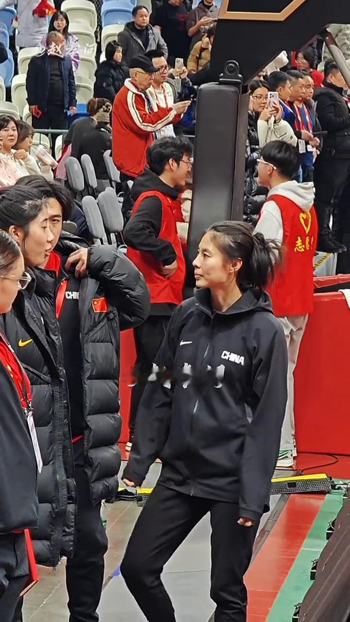 王思两随队已抵达银川。
明哥视频。