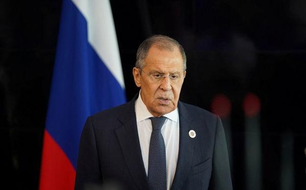 拉夫罗夫说，美国毫不隐晦地希望将遏制俄罗斯的主要责任转嫁给欧洲，从腾出手来对付中
