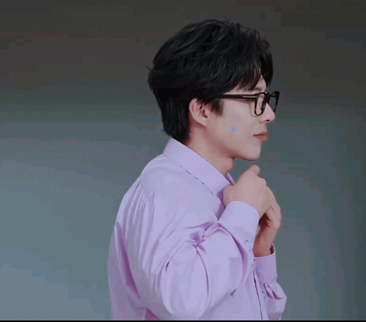 怎么还有刘宇宁系扣子直拍🥺何意味！刘宇宁地球超新鲜