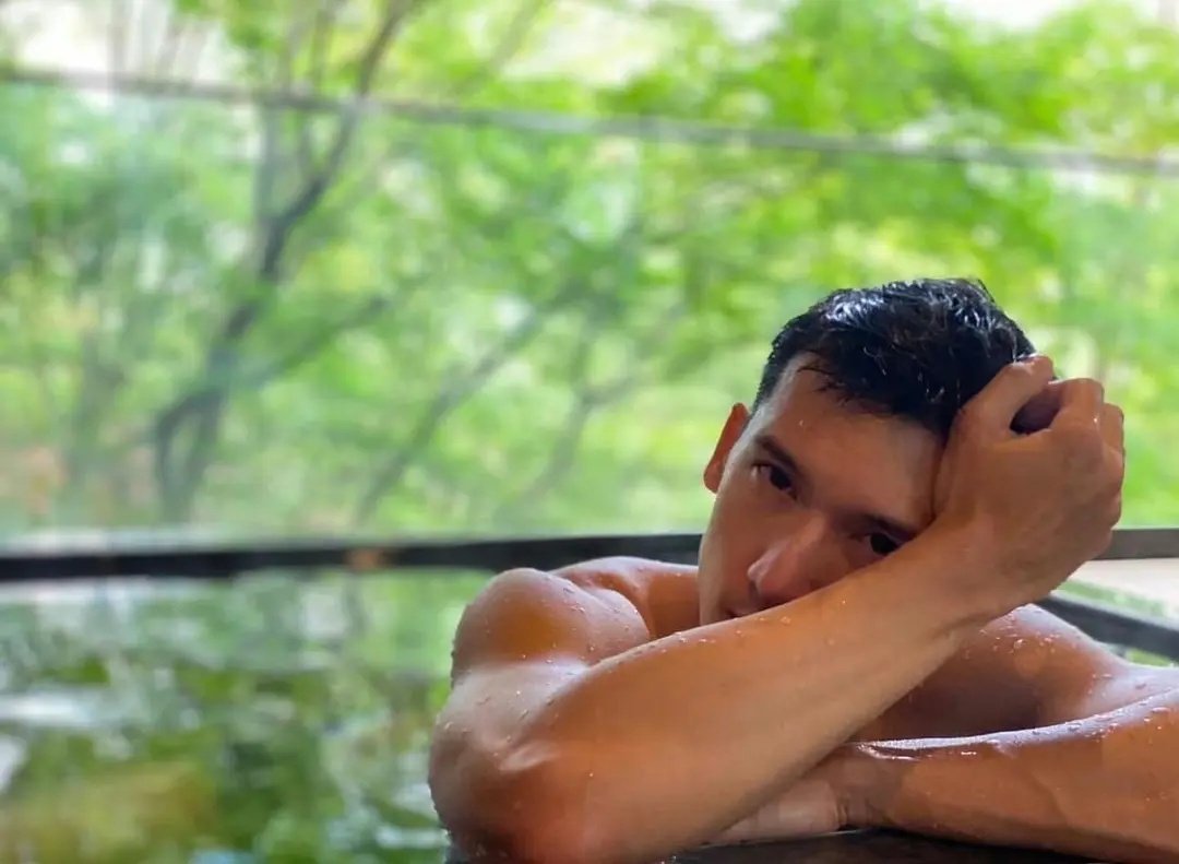 关智斌四十多岁了，这个岁数这个状态是不是很哇塞 ​​​