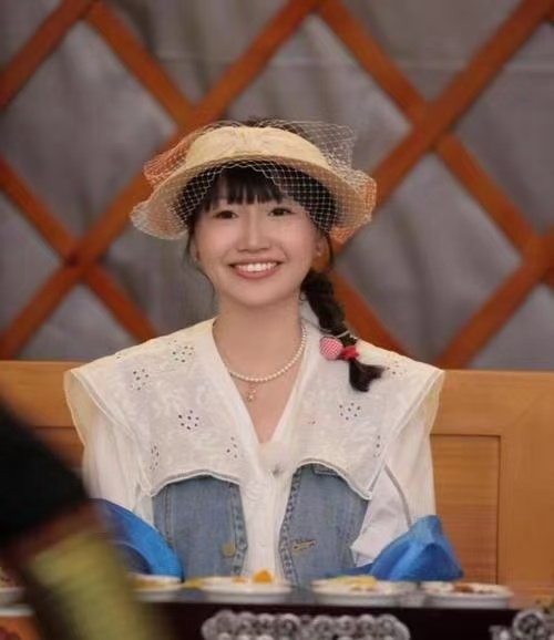 麦琳103斤的消息一出让人惊掉下巴，我这103斤是“有肉在身”，她是“轻盈灵动”