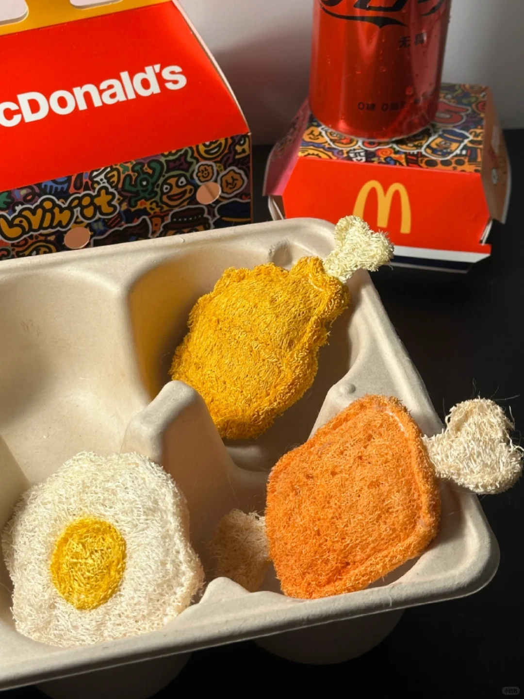 这只是个猫咪玩具你做这么可爱干嘛🥹