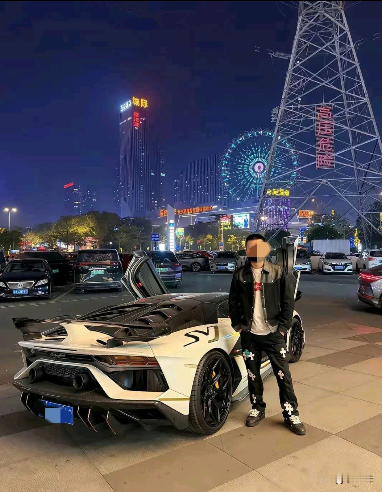 这车也太低了吧，人都是躺在里面开的嘛？