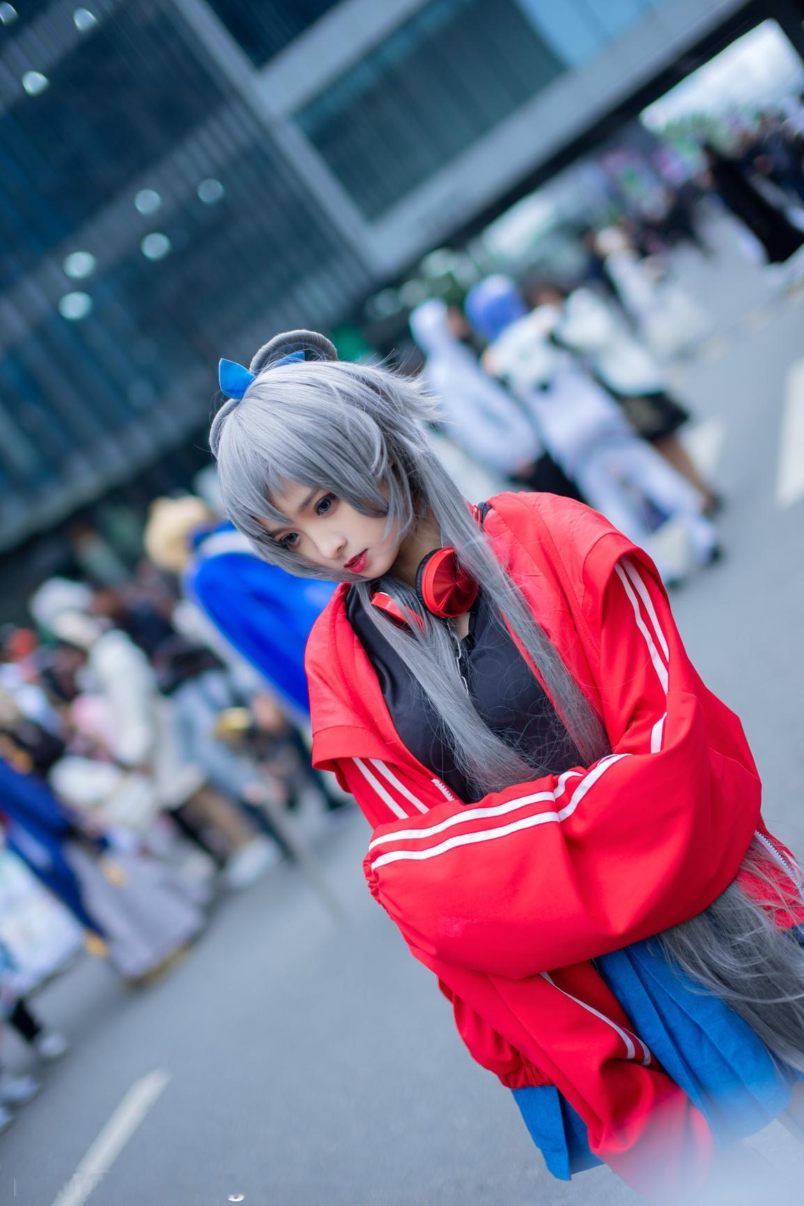 猎人拍漫展漫展分享版洛天依摄影后期：聆听猎人 