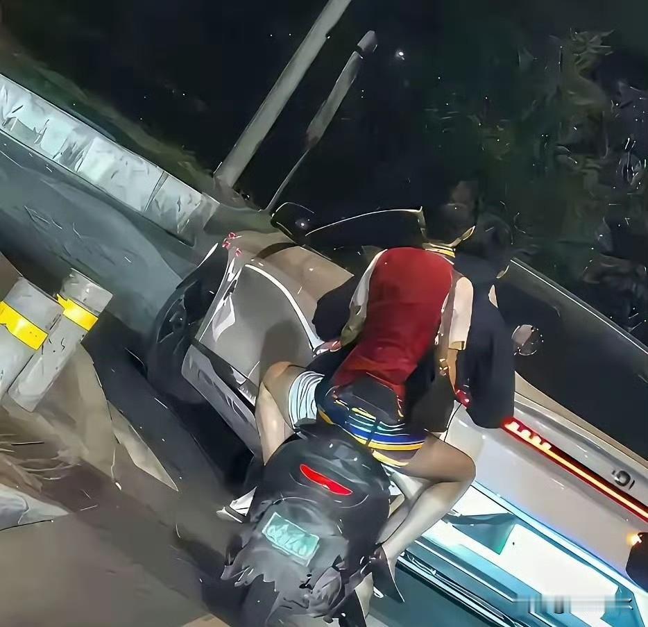 不物质的女人真的好吗 
朋友看着手握着的四个⭕️的方向盘，忿忿不平地转头问我，咱