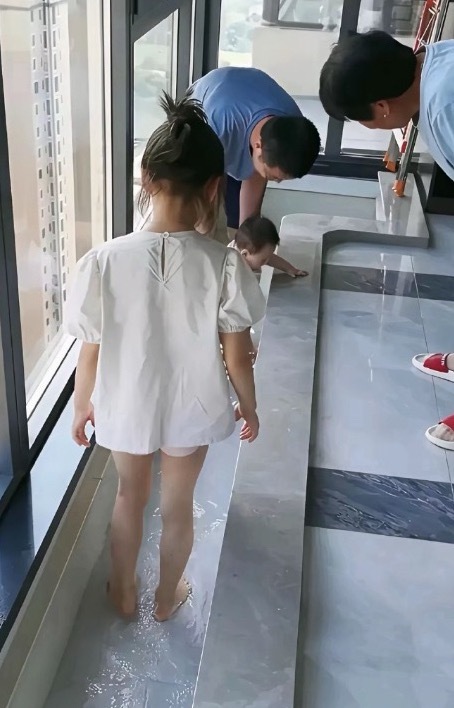 买到楼下的人家，估计肠子都悔青了吧？ 