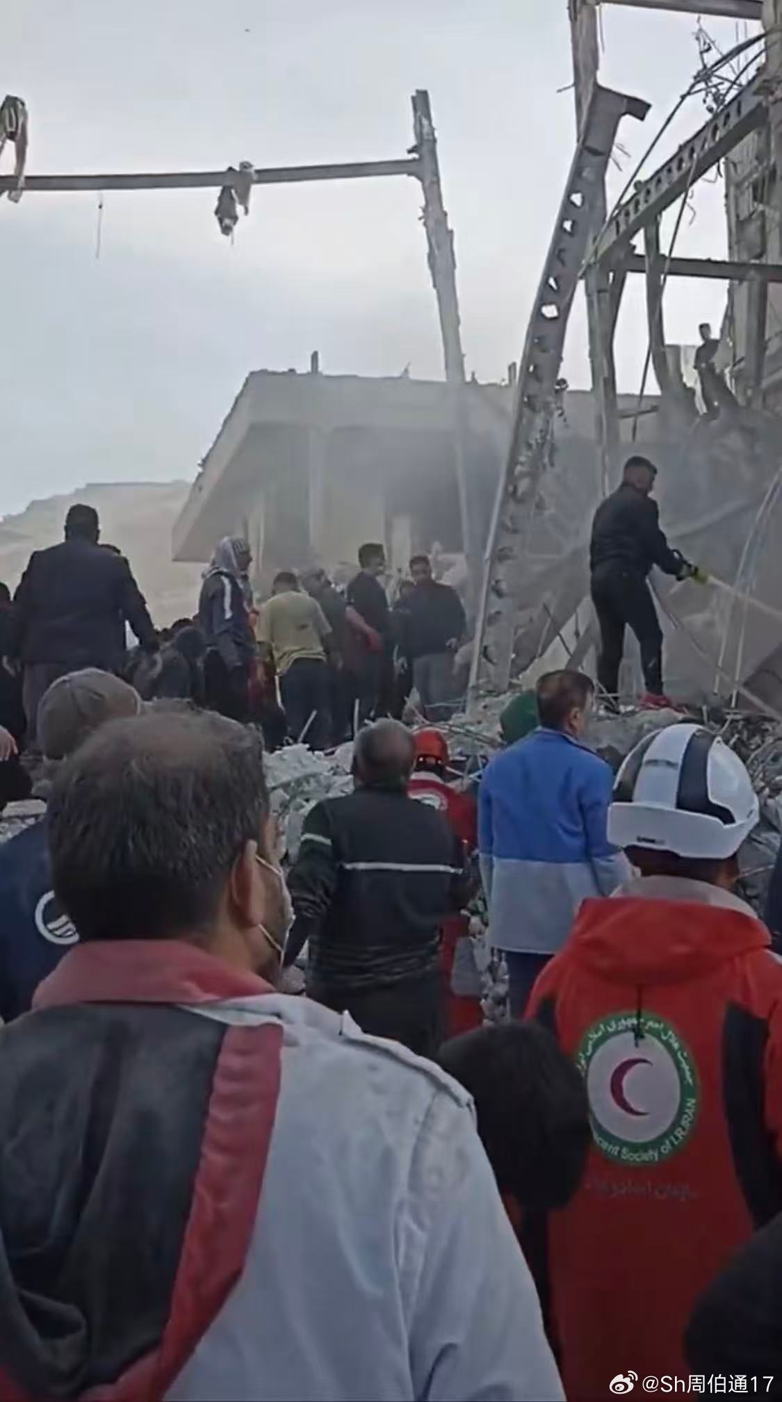 今天凌晨5点 伊朗军导弹司令全家被以色列壮烈牺牲。 