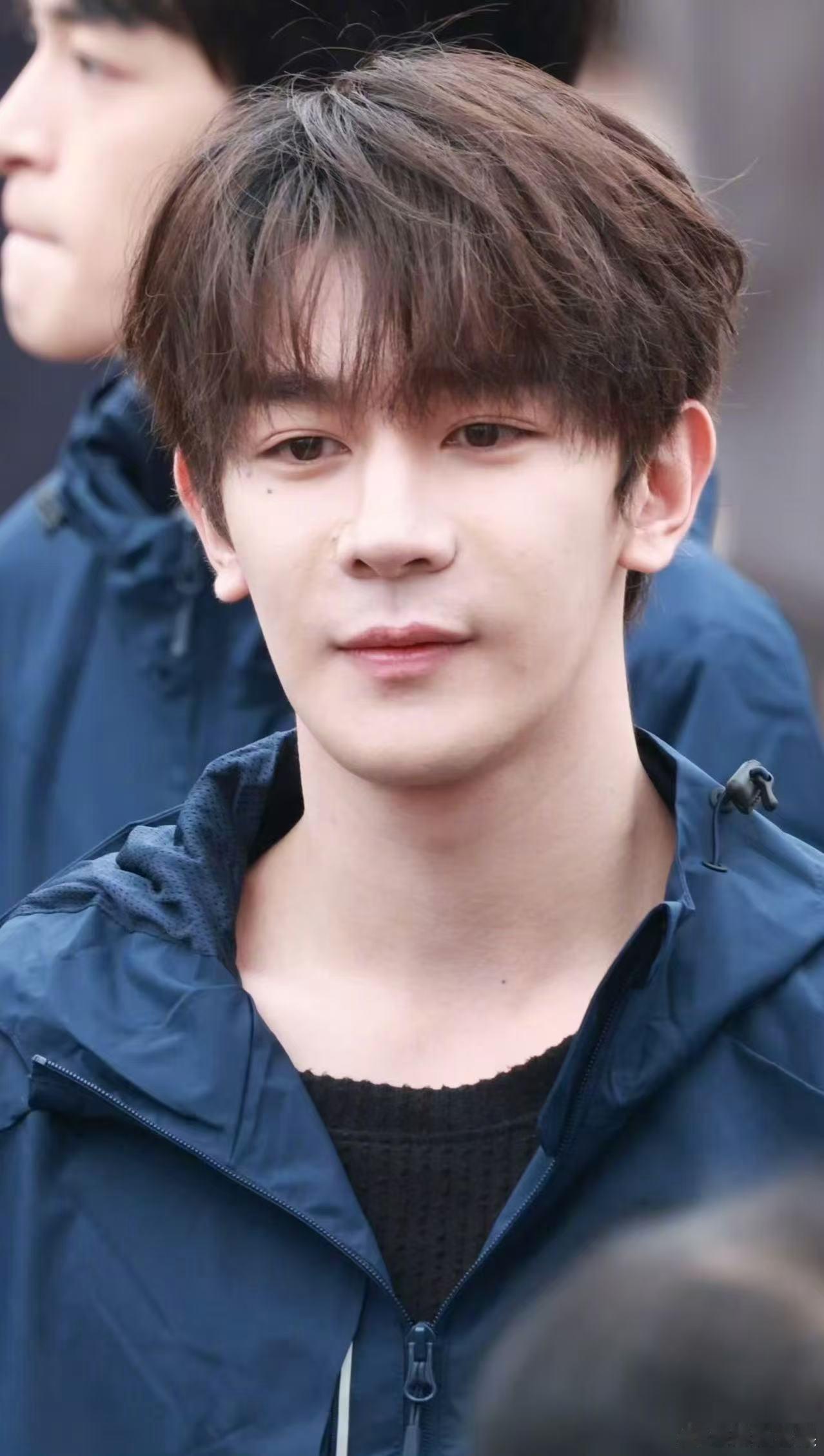 周柯宇夏之光金吾不禁开机生图周柯宇夏之光开机生图周柯宇夏之光开机生图，好帅，[抓