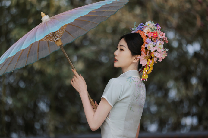 ：白鹿簪花写真白鹿新中式旗袍古韵又清新~温婉端庄的东方美人我们小菠好明媚的美[给