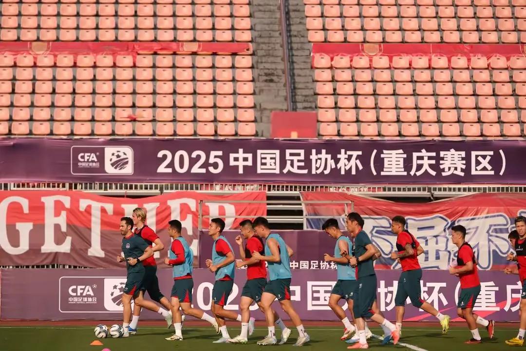 足协杯第三轮：中甲领头羊迎战中超扛把子河南酒队，
一、这场比赛让人又惊又喜。
1