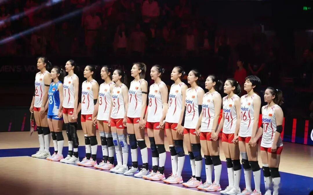 中国女排亚锦赛亚军唉 真是一代不如一代，主场连泰国都打不赢：亚锦赛遗憾摘银，中国