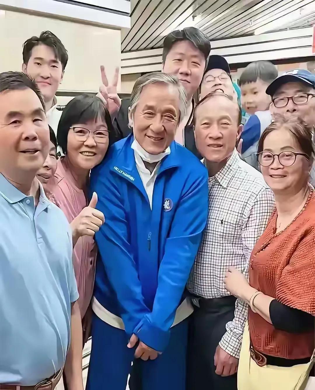 莫等闲，白了少年头，空悲切！
         其实，对于功夫巨星成龙，最值得回