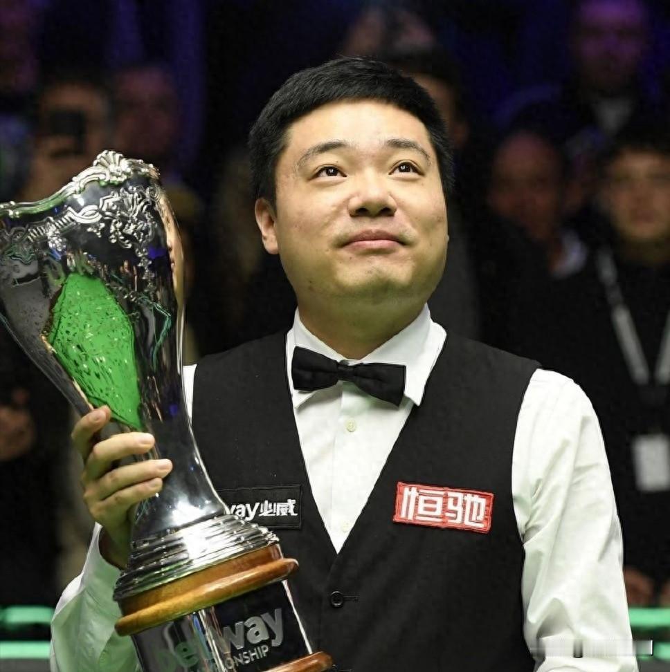 英锦赛风云突变：中国势力崛起，大师赛末班车牵动人心
2025年12月1号，斯诺克