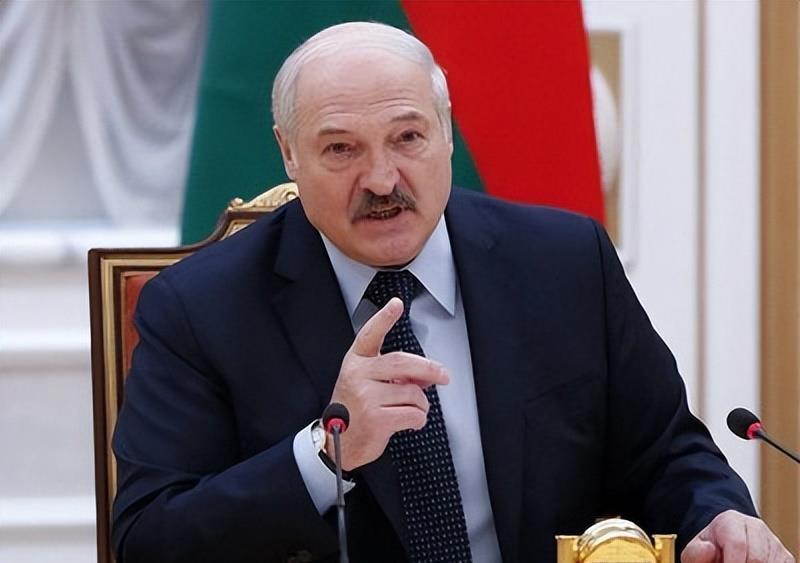 卢卡申科的眼光：美国大全新闻网当地时间12月16日公布了一段对白俄罗斯总统卢卡申