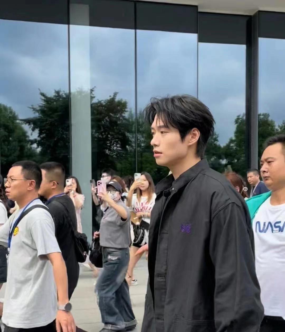 #魏大勋蒲熠星穿黑色没告诉张颜齐# 我就知道这画面会是别有一番风味的，果不其然，