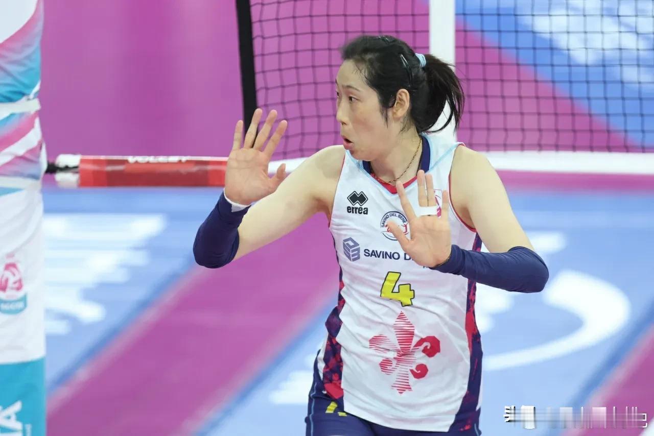 #朱婷率斯坎迪奇女排冲击冠军#
信心爆棚！觉得斯坎迪奇有40%的几率冲击冠军宝座