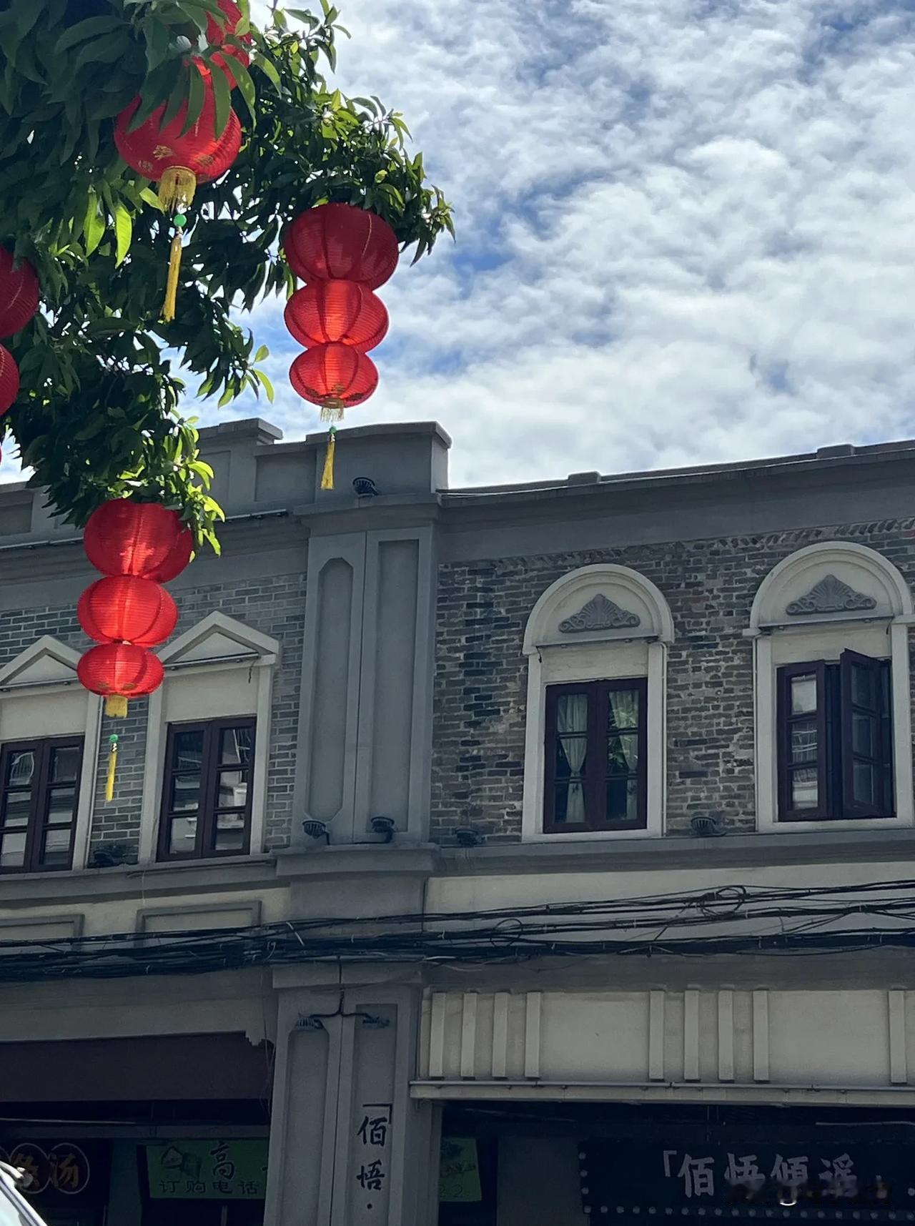 #在城市中,每个人都在追逐着什么?#老太爷在世时带我回过端州老祖屋寻根，而今我带