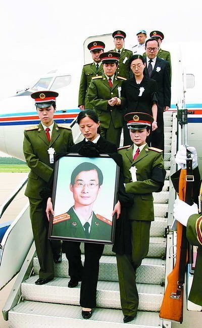 杜照宇 （1972年11月～2006年7月26日），男，山东省济南市人。生前系驻