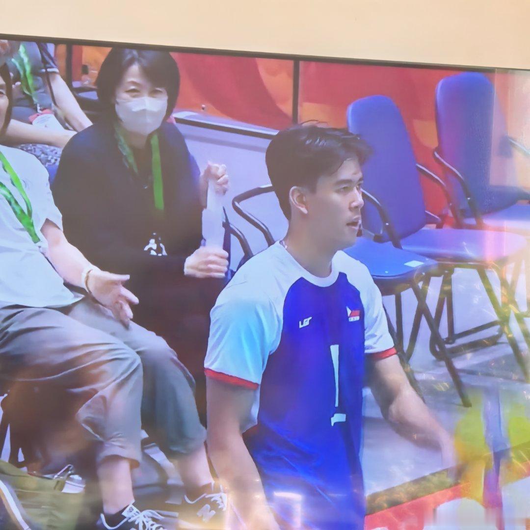 啥啊，拿着局点被巴古纳斯连发3个ace… ​​​