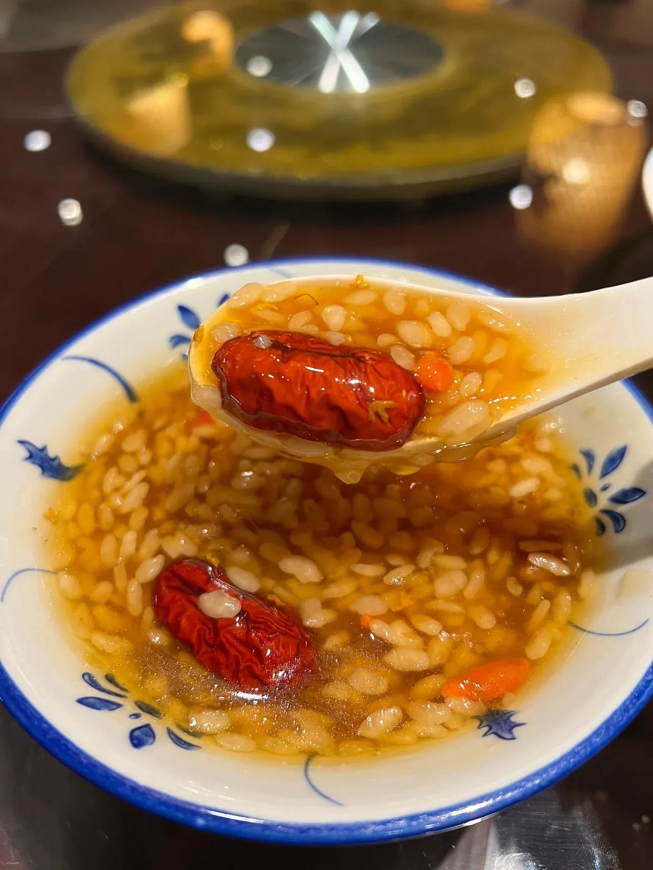 小伙伴们，10道正宗川菜你吃过几道？


👀 小伙伴们，你们对重庆江湖菜了解多