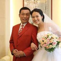 2010年，沈傲君怀孕6个多月时，丈夫去国外出差。没想到，一天晚上突然有人敲门，