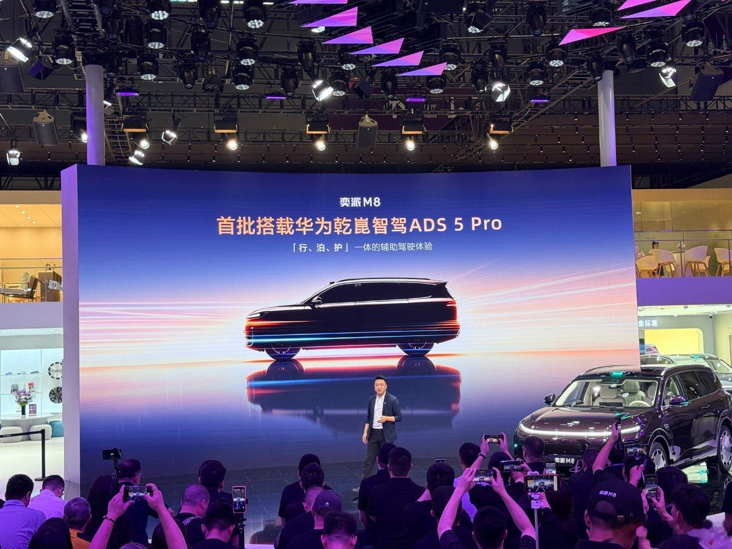 "家用大六座的满分黄金标准是什么？我的答案：底子要扎实，脑子要聪明。东风奕派M8
