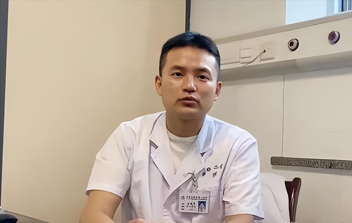 “简直就是禽兽！”2022年，湖南农民张爱国因直肠癌做了大便改道手术。谁知，他痊