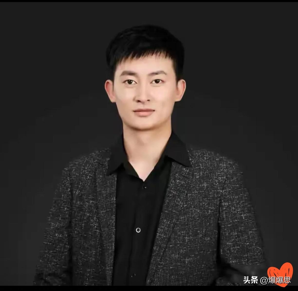 张雪峰的峰学蔚来换帅，新一把手是武亮，这事在打工圈和家长圈都炸开了锅。很多人一开