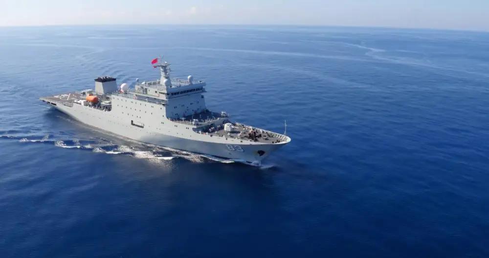 中方高调官宣"应俄海军邀请"，俄方为何异常低调？
 
中国海军戚继光舰、昆仑山舰