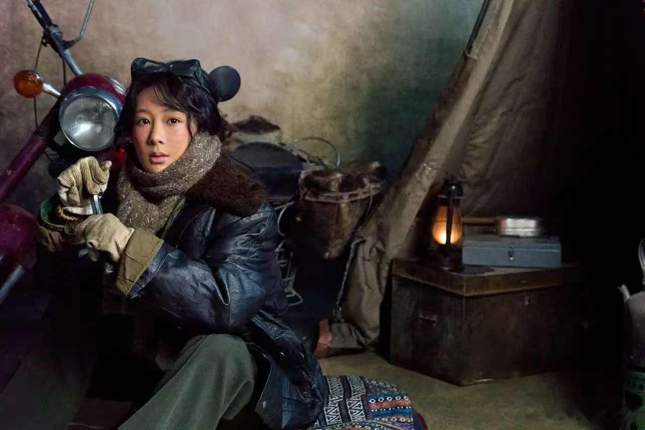 杨紫高原女警造型 杨紫生命树剧照，和以往角色给我的感觉完全不一样，真的是天生的演