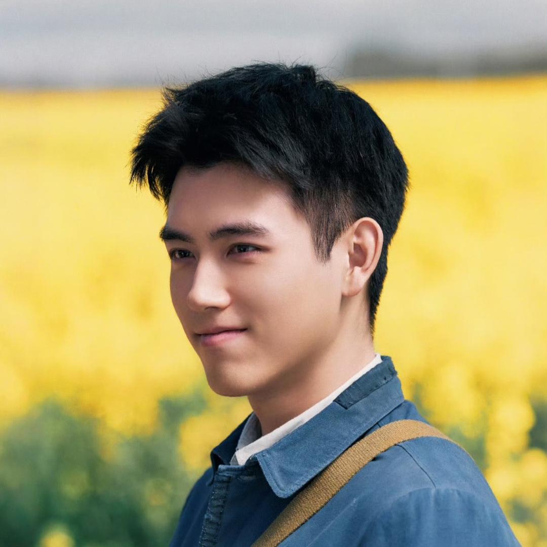 这谁看了不迷糊呀！
不是说陈飞宇演的很有气质
而是你单看他的侧脸，就能给你一种很