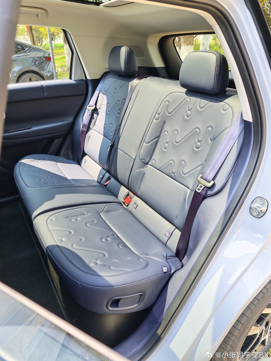 不确定是不是十万以下驾驶最好的，但可以确定是我开起来最喜欢的零跑a10一路都灵新