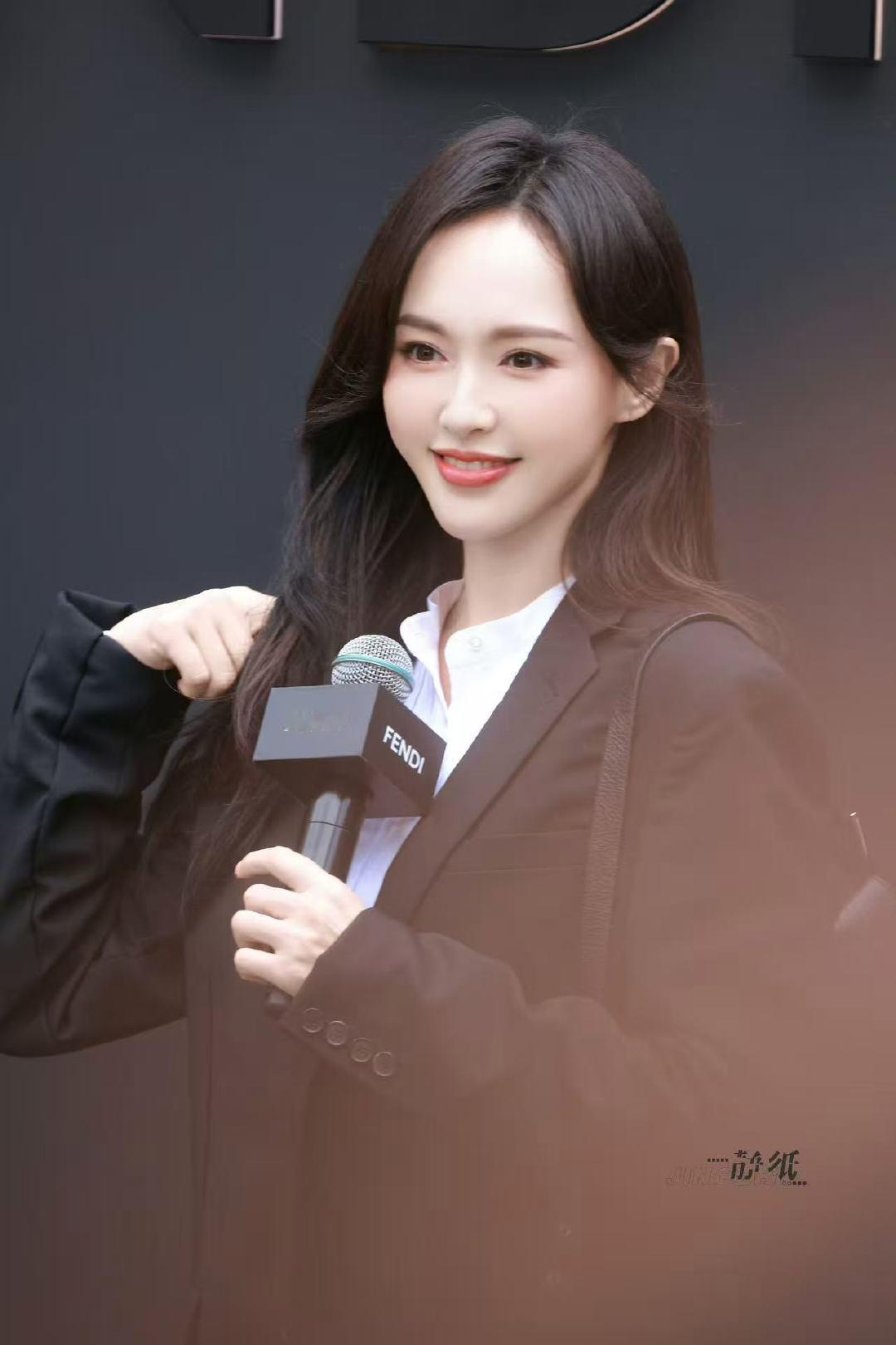 唐嫣干练女总裁唐嫣成都fendi活动完全女总裁吧