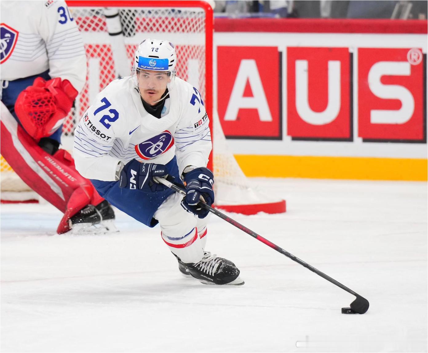 今日IIHF说明书 ——🇫🇷若尔当·佩雷出生于1994年10月15日，179