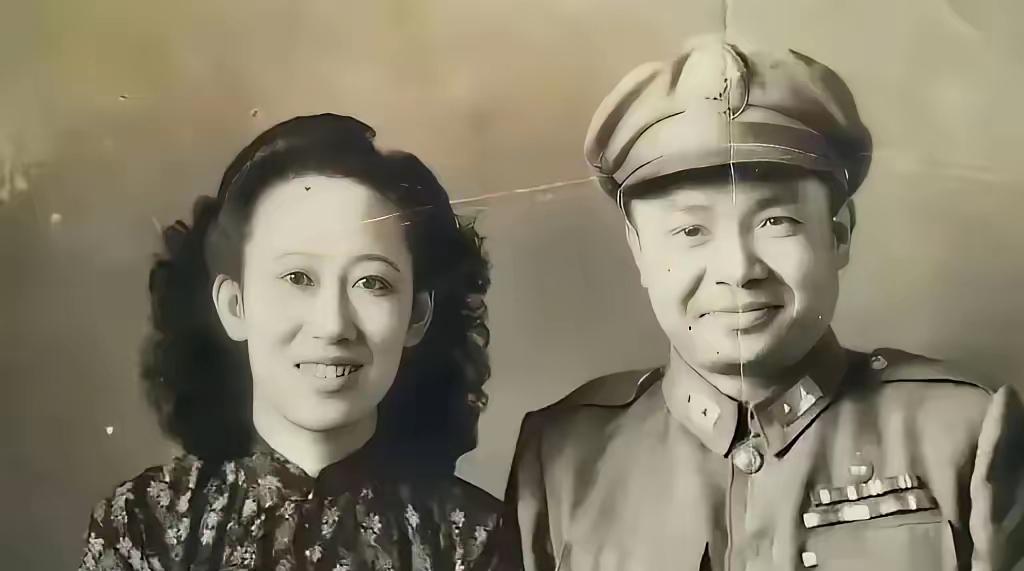1952年10月，功德林铁门吱呀开启，国民党中将吴绍周走出牢房，成为新中国首个提